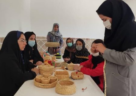 اجرای دوره آموزش صنایع‌دستی وهنرهای سنتی در ۱۳ روستای شهرستان بردسکن