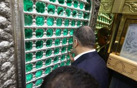 تشرف وزیر ورزش کشور عراق به حرم مطهر رضوی