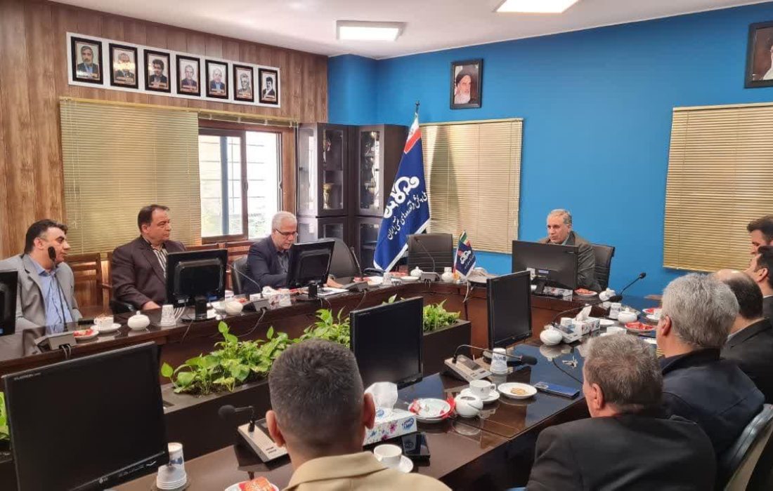 نشست هم اندیشی مدیر منطقه خراسان رضوی با انجمن صنفی شرکت‌های حمل وفعالان حوزه ی حمل و نقل فراورده‌های نفتی