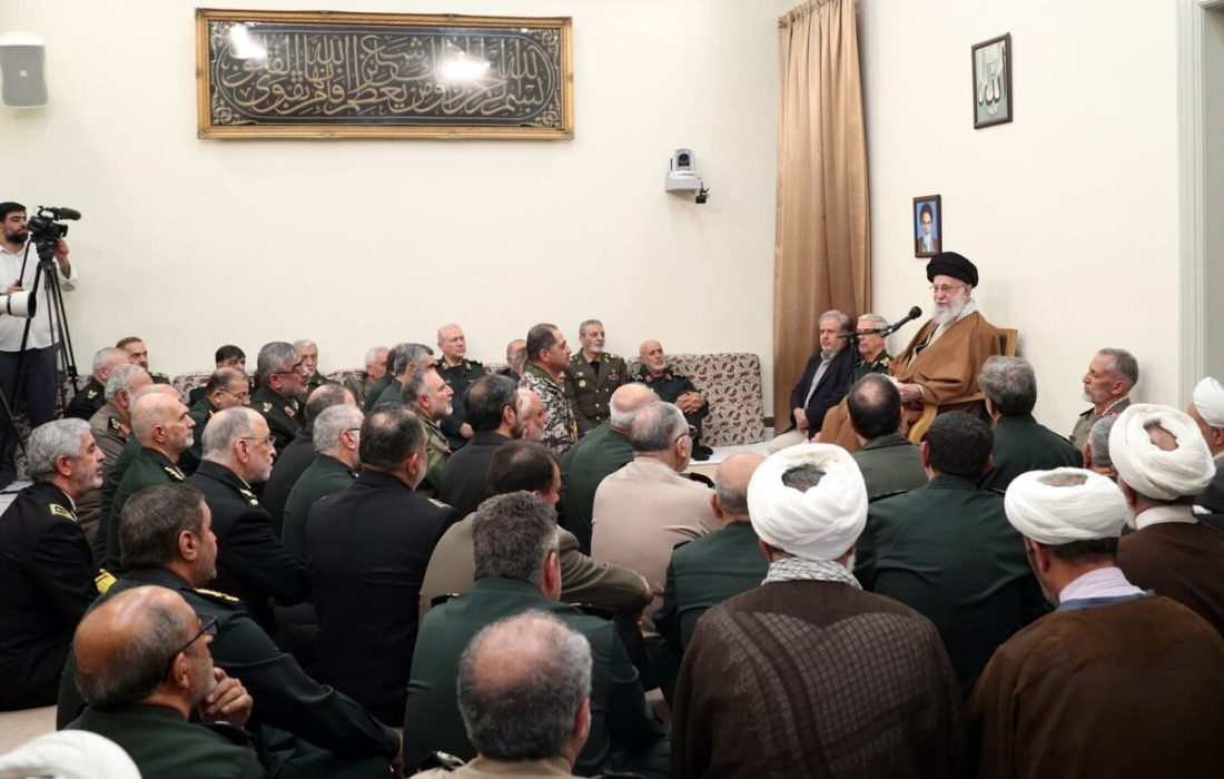 رهبر معظم انقلاب در دیدار فرماندهان عالی نیروهای مسلح: دشمن از پیشرفت‌های جمهوری اسلامی کلافه و عصبی است + فیلم