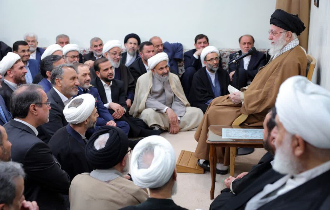 رهبر انقلاب در دیدار جمعی از مسئولان ارشد سه قوه: مسائل کشور را به گفت‌وگوها گره نزنیم/ به طرف مقابل خیلی بدبین هستیم