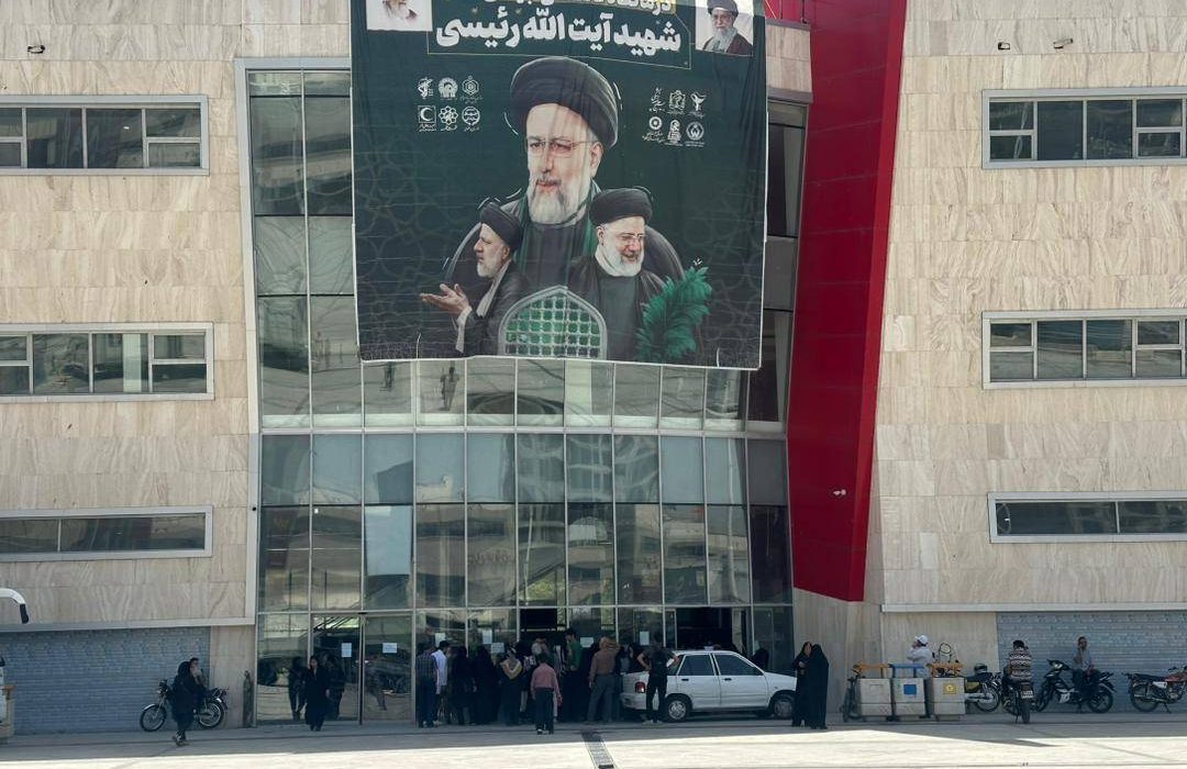 خدمت پزشکانی از سراسر کشور در درمانگاه شهید رئیسی مشهد