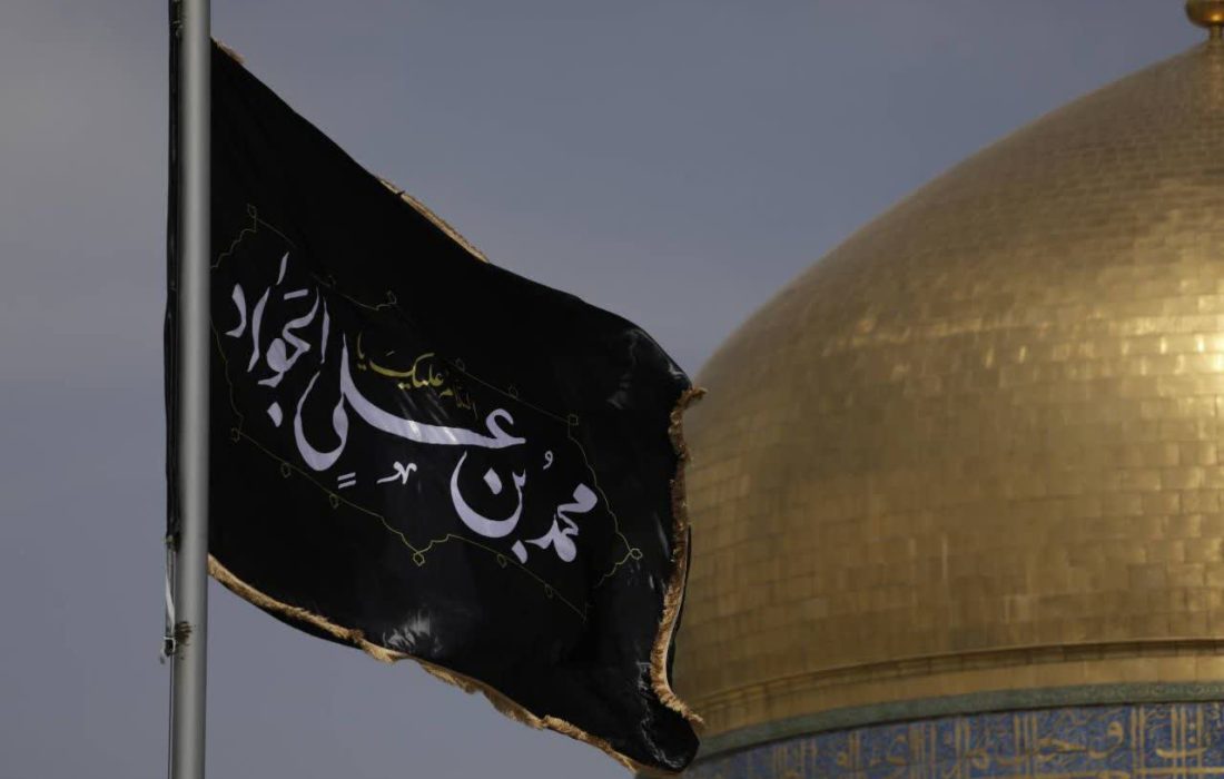 حرم امام رضا(ع) سیاه پوش شد + تصاویر
