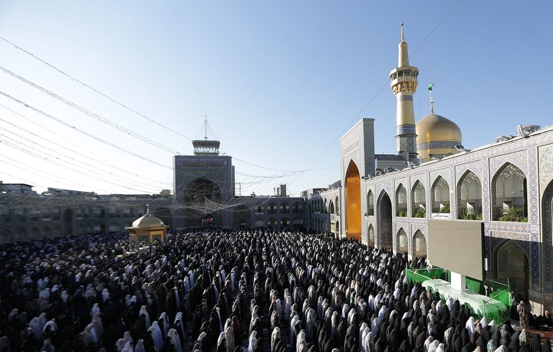 اقامه نماز عید قربان در حرم رضوی