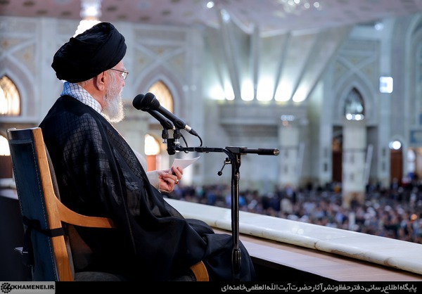 رهبر معظم انقلاب در مراسم سی‌ششمین سالگرد ارتحال امام خمینی(ره)؛ اگر ولایت فقیه نبود این انقلاب از راه دین منحرف میشد/ غنی‌سازی اورانیوم یک مسئله کلیدی در صنعت هسته‌ای است