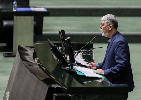 وزیر ارشاد زیر تیغ نقد فرهنگی مجلس/ چرا صالحی کارت زرد گرفت؟