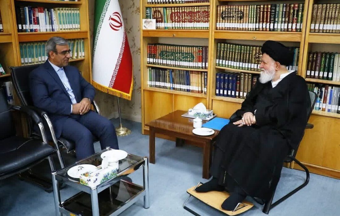 تأکید امام جمعه مشهد بر اتخاذ راه حل های جایگزین برای قطعی برق