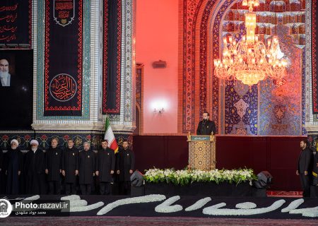 آیین خطبه‌خوانی شب شهادت امام رضا علیه‌السلام در حرم مطهر رضوی