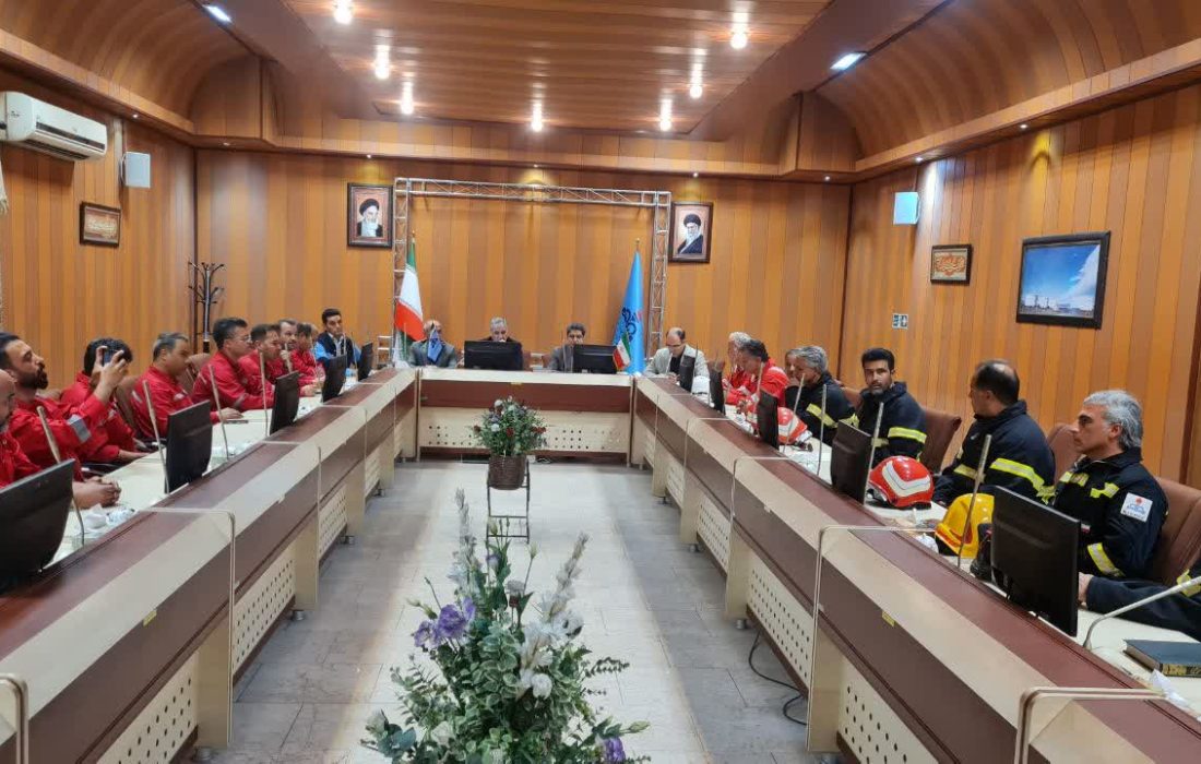 تجلیل از کارکنان نمونه حوزه خدمات ایمنی وآتش نشانی شركت ملي پخش فرآورده هاي نفتي ايران منطقه خراسان رضوي  + تصاویر