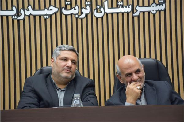 نشست اهالی فرهنگ و هنر تربت حیدریه با مدیر کل فرهنگ و ارشاد اسلامی خراسان رضوی