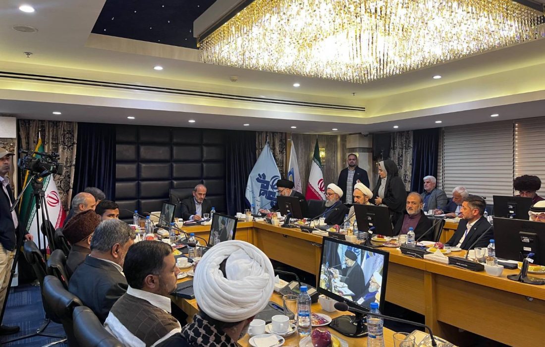 دیدار رئیس رسانه ملی با میهمانان خارجی پیرغلامان حسینی در مشهد