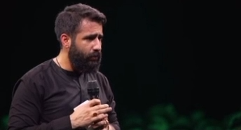 اعتراض شدید مداح اهل بیت به فردوسی پور را ببینید