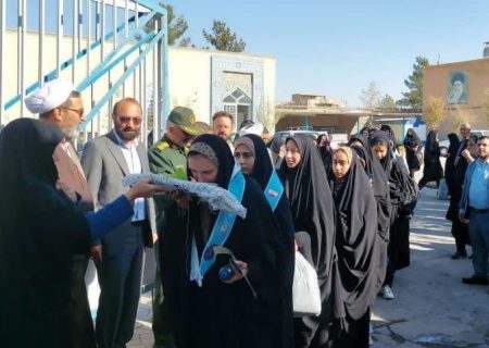 اعزام کاروان دانش آموزی راهیان نور از بردسکن به مناطق عملیاتی جنوب کشور