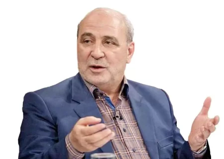 حاجی‌دلیگانی؛ دولت فرمانده جنگ اقتصادی ندارد/ اجزای دولت به هم شلیک می‌کنند