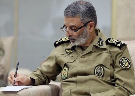 شکست قطعی دشمنان مرهون حماسه‌های پاسداران است