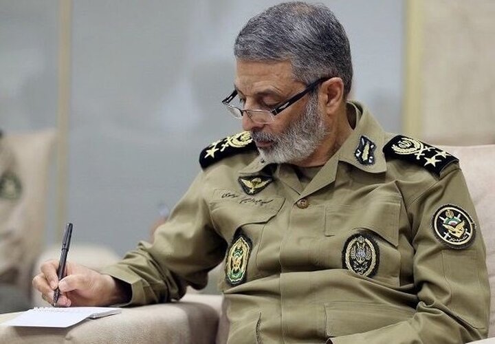 شکست قطعی دشمنان مرهون حماسه‌های پاسداران است