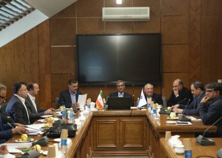 استاندار خراسان رضوی: کشور نیازمند عبور از چالش‌های فعلی حوزه انرژی است