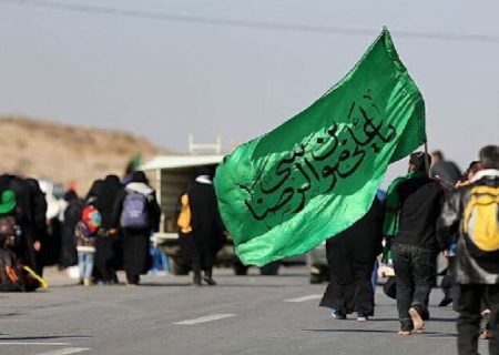 ورود کاروان‌های پیاده به حرم رضوی همزمان با ولادت امام رضا (ع)