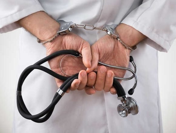 دندانپزشک قلابی درمشهد دستگیر شد