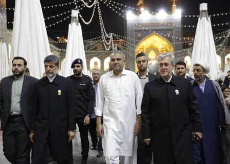 تشرف وزیر کشور پاکستان به حرم مطهر امام رضا(ع)