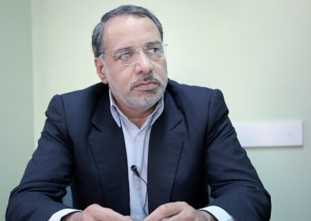 عقلانیت حکم می‌کند با حفظ عزت و اقتدار، به سمت دیپلماسی پیش رویم