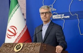 سخنگوی وزارت خارجه خطاب به رئیس جمهور لبنان: آن‌که کنارش ایستاده را می‌فروشد و آن‌که روبه‌رویش ایستاده را می‌خرد!