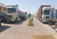 تردد روزانه ۱۷۰۰ دستگاه کامیون‌های باری از گذرگاه دوغارون تایباد