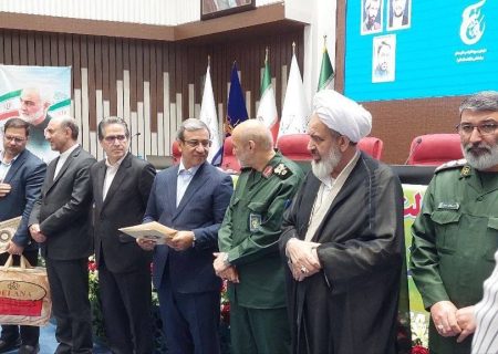 تجلیل از طلایه‌ داران خدمت و محرومیت‌ زدایی در مشهد