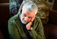 شوخی حاج‌قاسم با خبرنگار صداوسیما در عملیات آزادسازی بوکمال/ داری با من مصاحبه‌ می‌کنی؟! شیطنت می‌کنی!