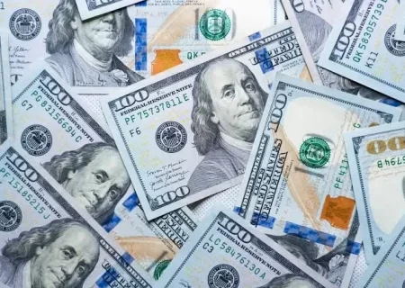 قیمت دلار امروز سه شنبه ۷ مهرماه؛ جهش ۱۲۴ درصدی دلار برای فتح قله ۲۵۰ هزار تومانی