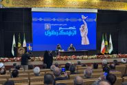 تجلیل از مجید مجیدی در نخستین رویداد عصر فرهنگ رضوی در حرم مطهر رضوی